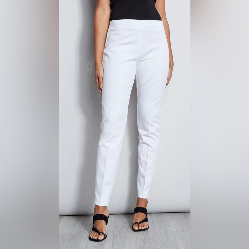 Elie Tahari Women’s Long Skinny Pant in White, size 8, like new.